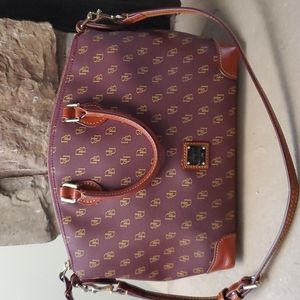 Dooney &Bourke purse